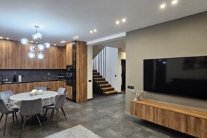 двухэтажный дом с ремонтом, 140 кв. м, кирпич. Продажа в Киеве район Оболонский фото 2