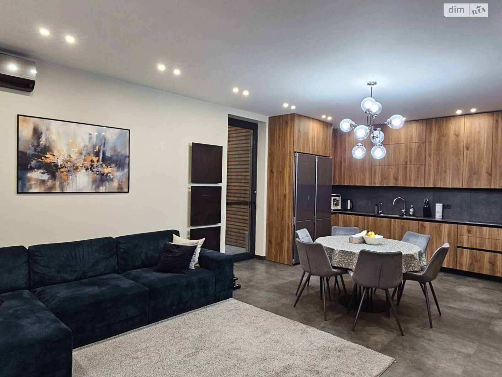 двухэтажный дом с ремонтом, 140 кв. м, кирпич. Продажа в Киеве район Оболонский фото 1