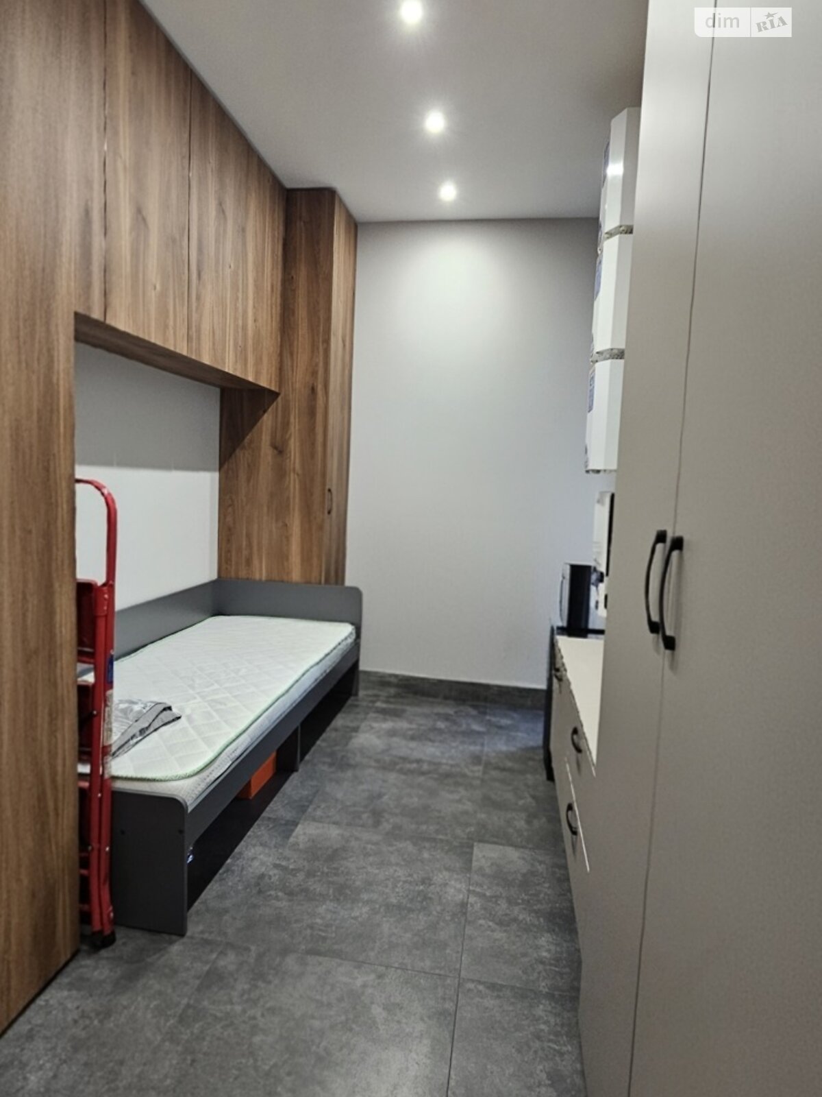 двухэтажный дом с ремонтом, 140 кв. м, кирпич. Продажа в Киеве район Оболонский фото 1