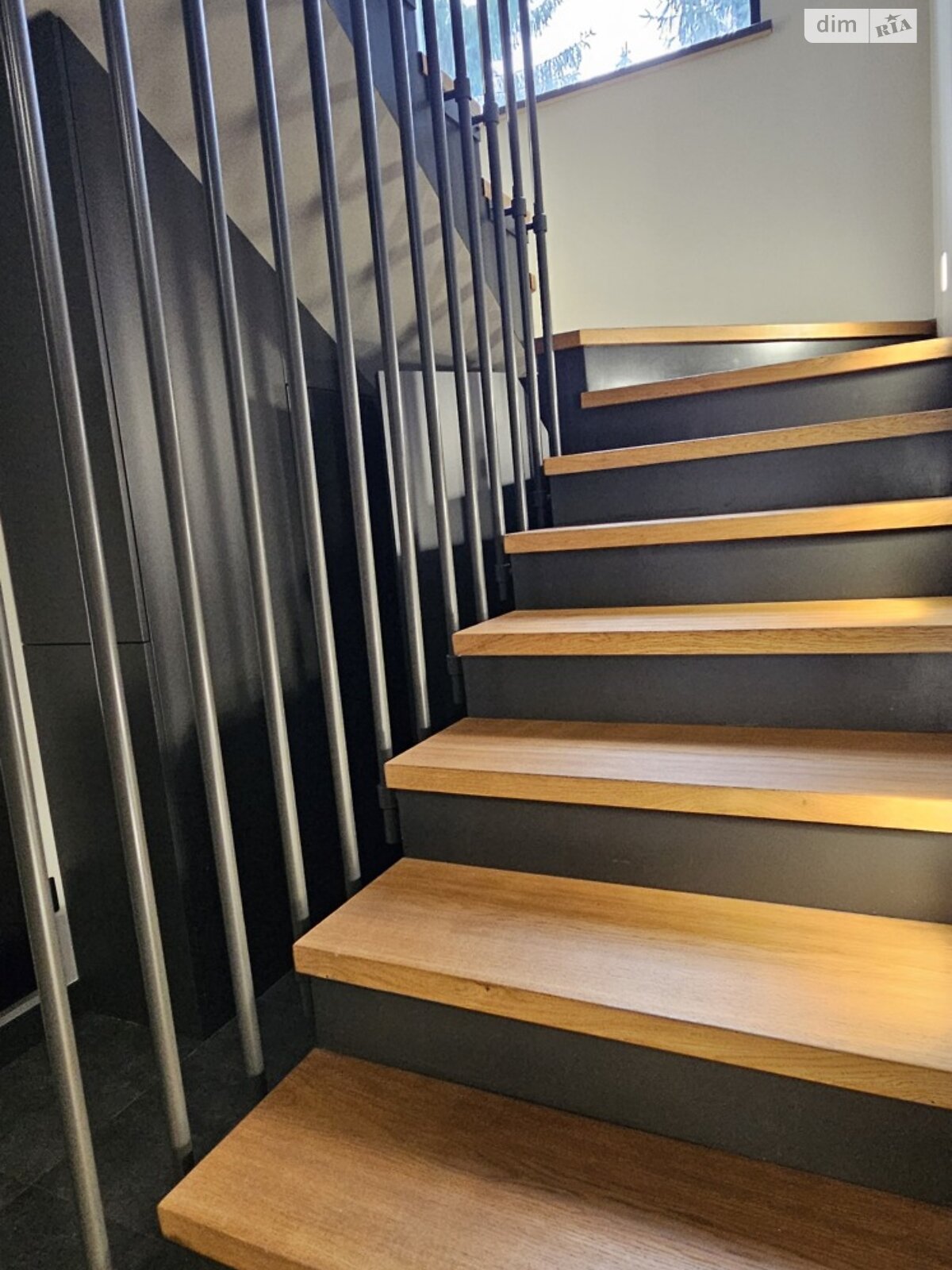 двухэтажный дом с ремонтом, 140 кв. м, кирпич. Продажа в Киеве район Оболонский фото 1