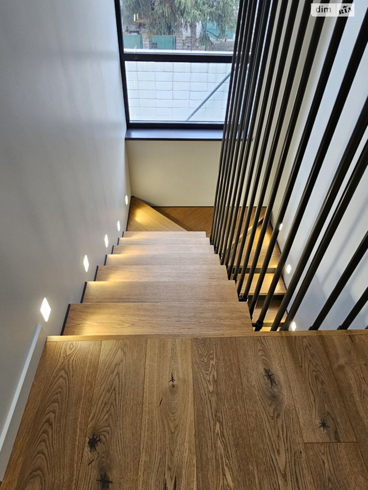 двухэтажный дом с ремонтом, 140 кв. м, кирпич. Продажа в Киеве район Оболонский фото 1