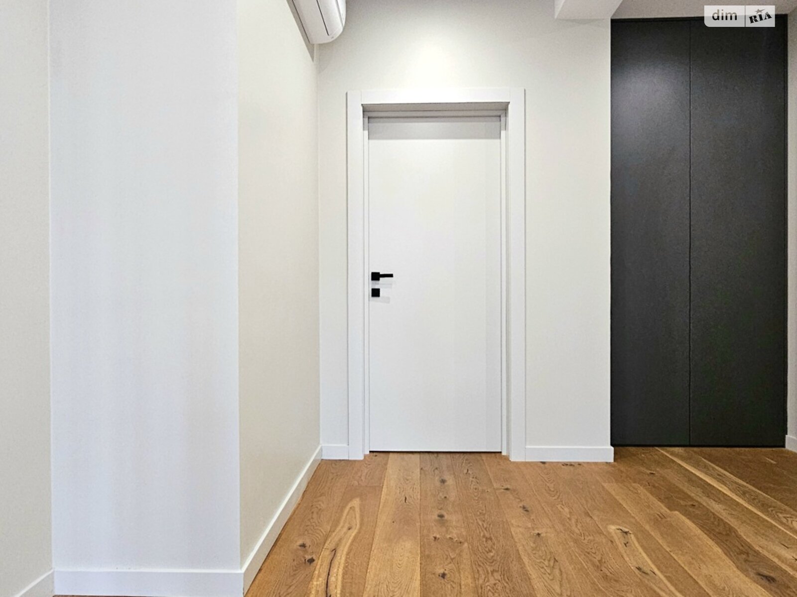 двухэтажный дом с ремонтом, 140 кв. м, кирпич. Продажа в Киеве район Оболонский фото 1