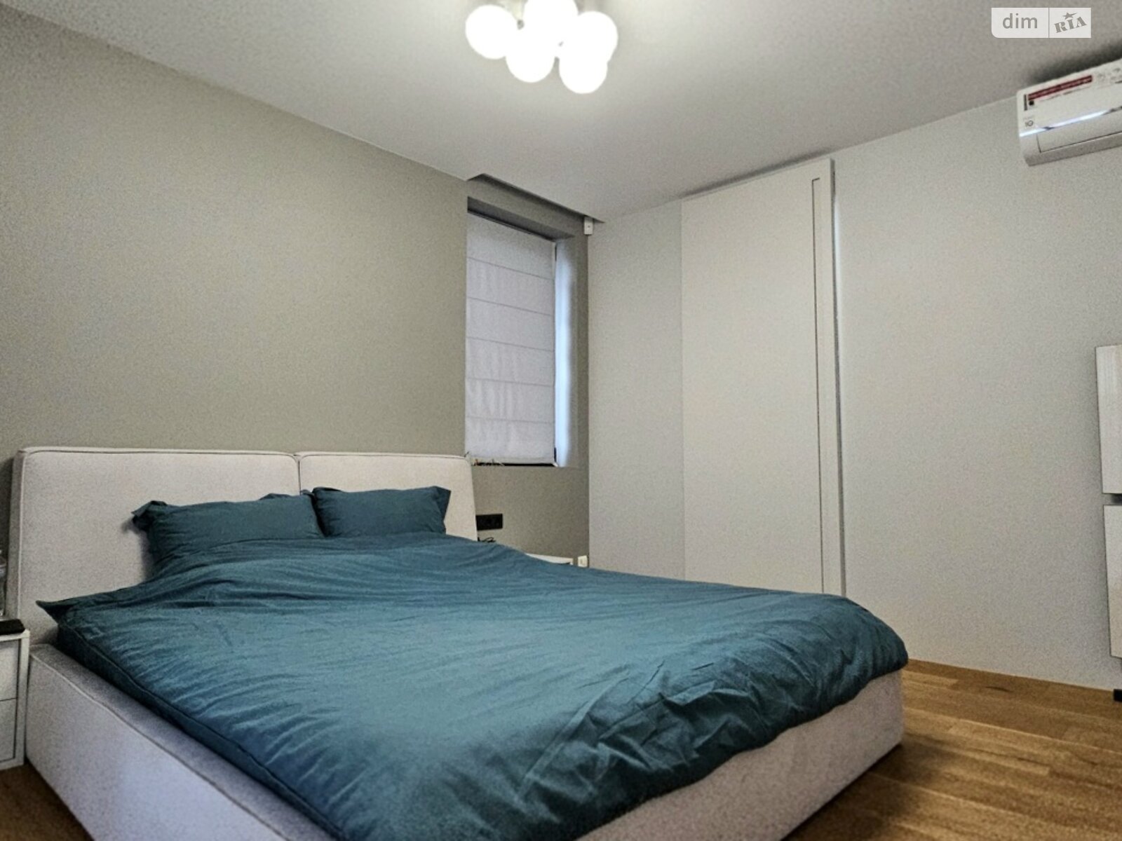 двухэтажный дом с ремонтом, 140 кв. м, кирпич. Продажа в Киеве район Оболонский фото 1