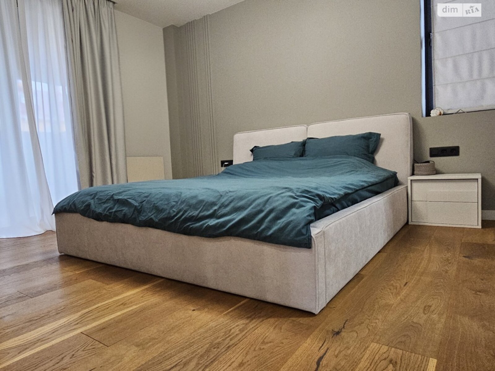 двухэтажный дом с ремонтом, 140 кв. м, кирпич. Продажа в Киеве район Оболонский фото 1