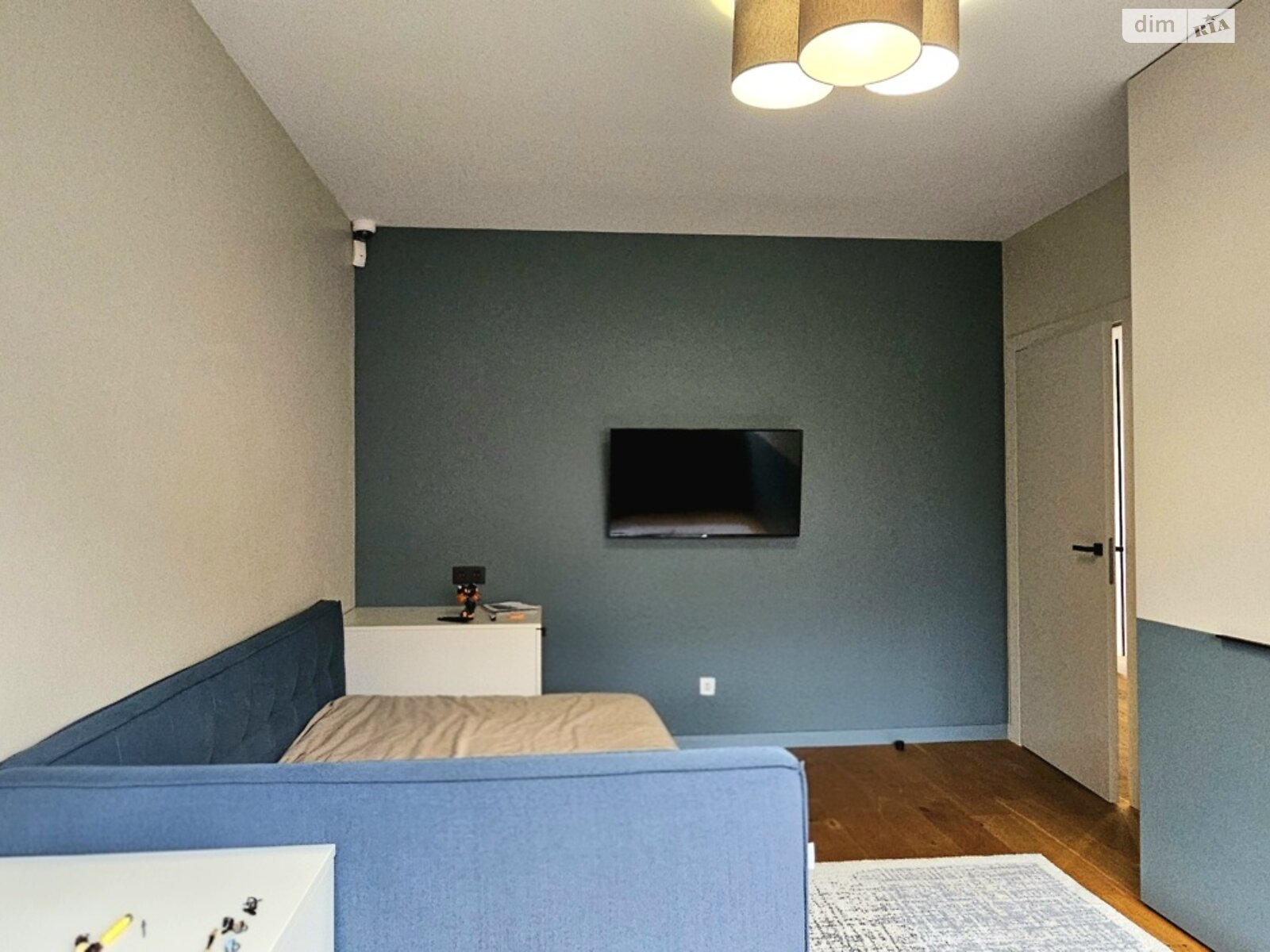 двухэтажный дом с ремонтом, 140 кв. м, кирпич. Продажа в Киеве район Оболонский фото 1