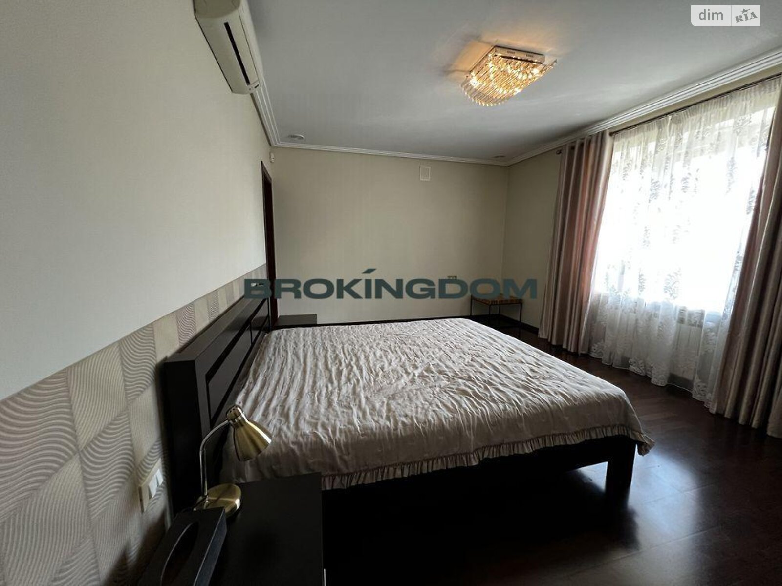 двухэтажный дом, 320 кв. м, кирпич. Продажа в Киеве район Оболонский фото 1 двухэтажный дом, 320 кв. м, кирпич. Продажа в Киеве район Оболонский фото 1