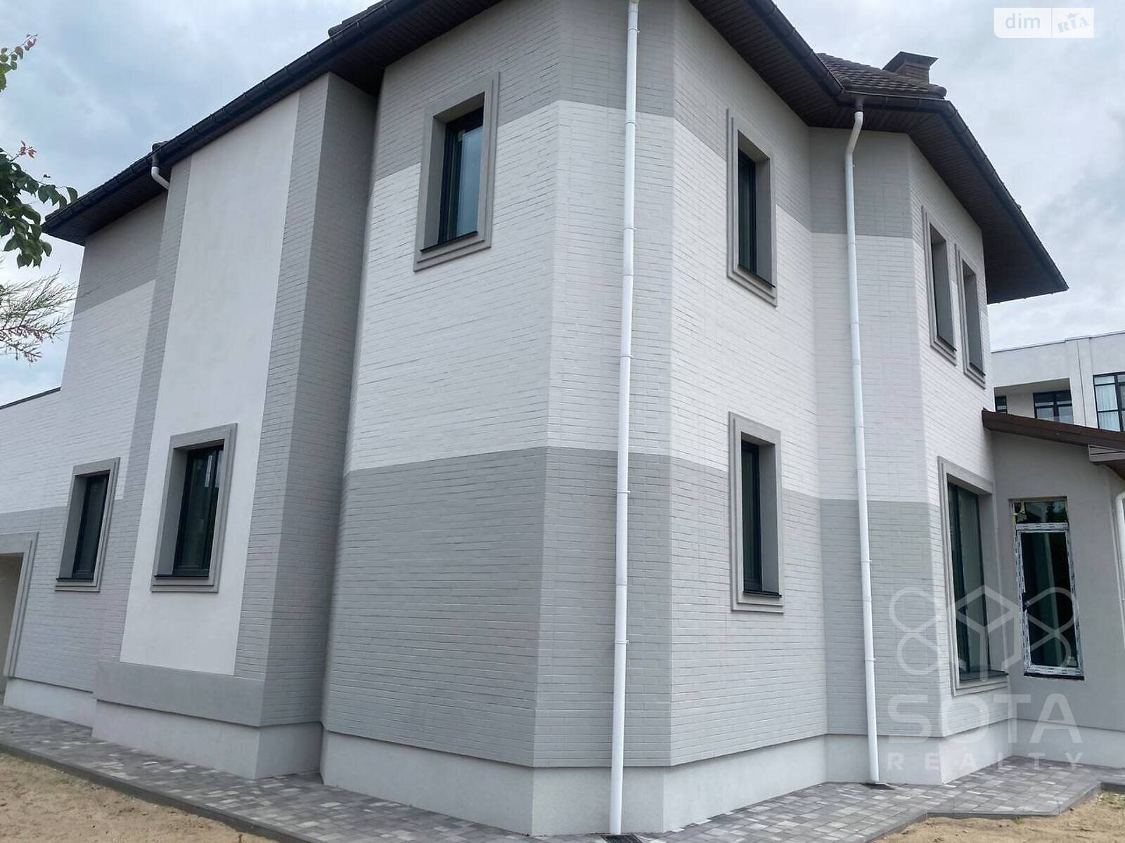 трехэтажный дом, 699.2 кв. м, кирпич. Продажа в Киеве район Оболонский фото 1 трехэтажный дом, 699.2 кв. м, кирпич. Продажа в Киеве район Оболонский фото 1