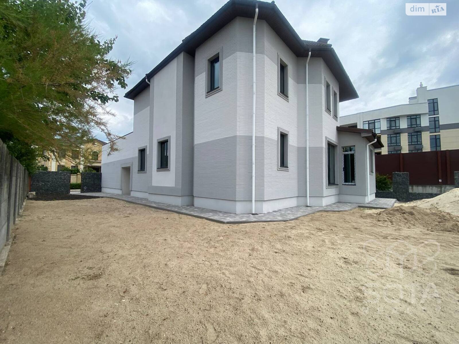 трехэтажный дом, 699.2 кв. м, кирпич. Продажа в Киеве район Оболонский фото 1 трехэтажный дом, 699.2 кв. м, кирпич. Продажа в Киеве район Оболонский фото 1