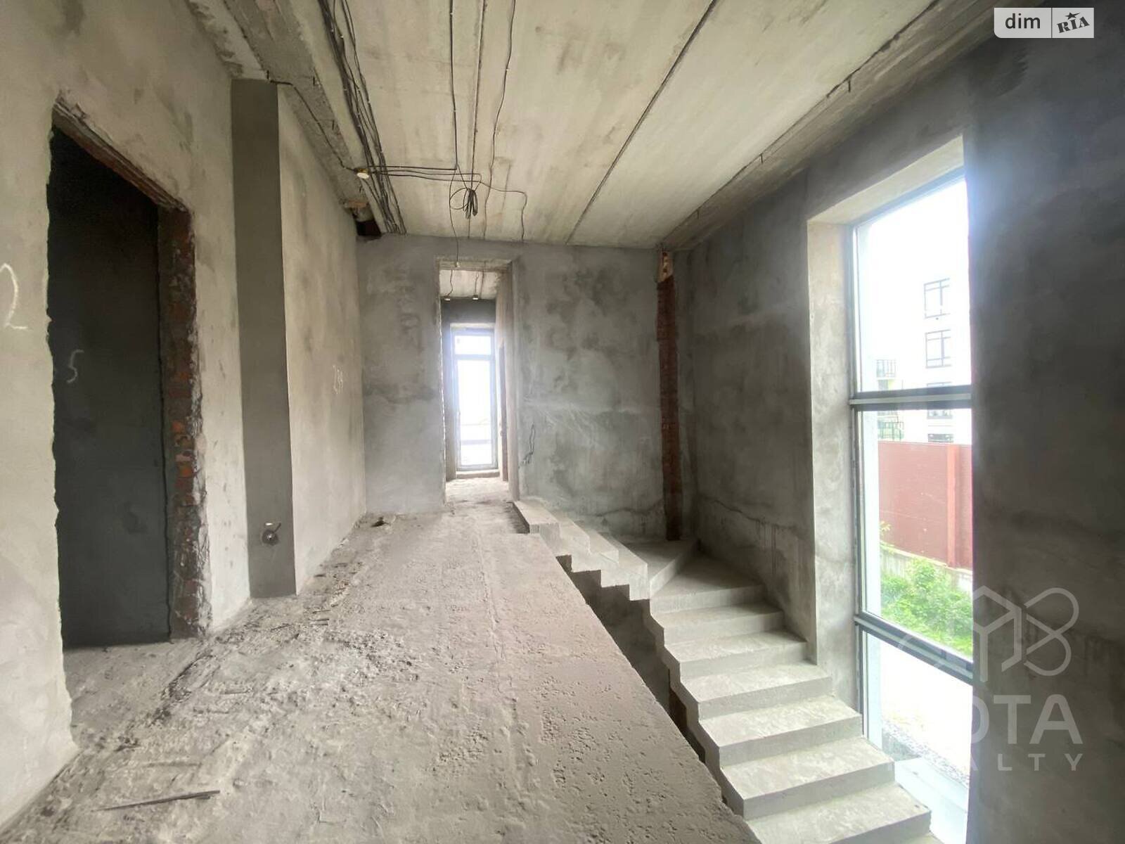 трехэтажный дом, 699.2 кв. м, кирпич. Продажа в Киеве район Оболонский фото 1 трехэтажный дом, 699.2 кв. м, кирпич. Продажа в Киеве район Оболонский фото 1