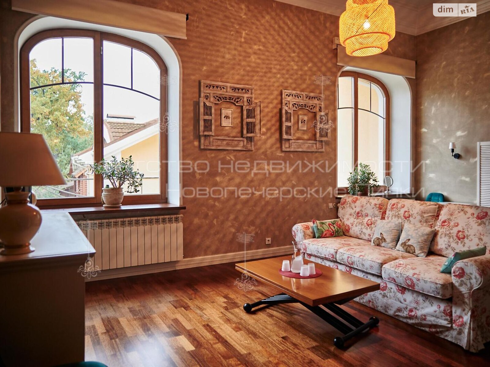 трехэтажный дом, 1650 кв. м, монолит. Продажа в Киеве район Оболонский фото 1