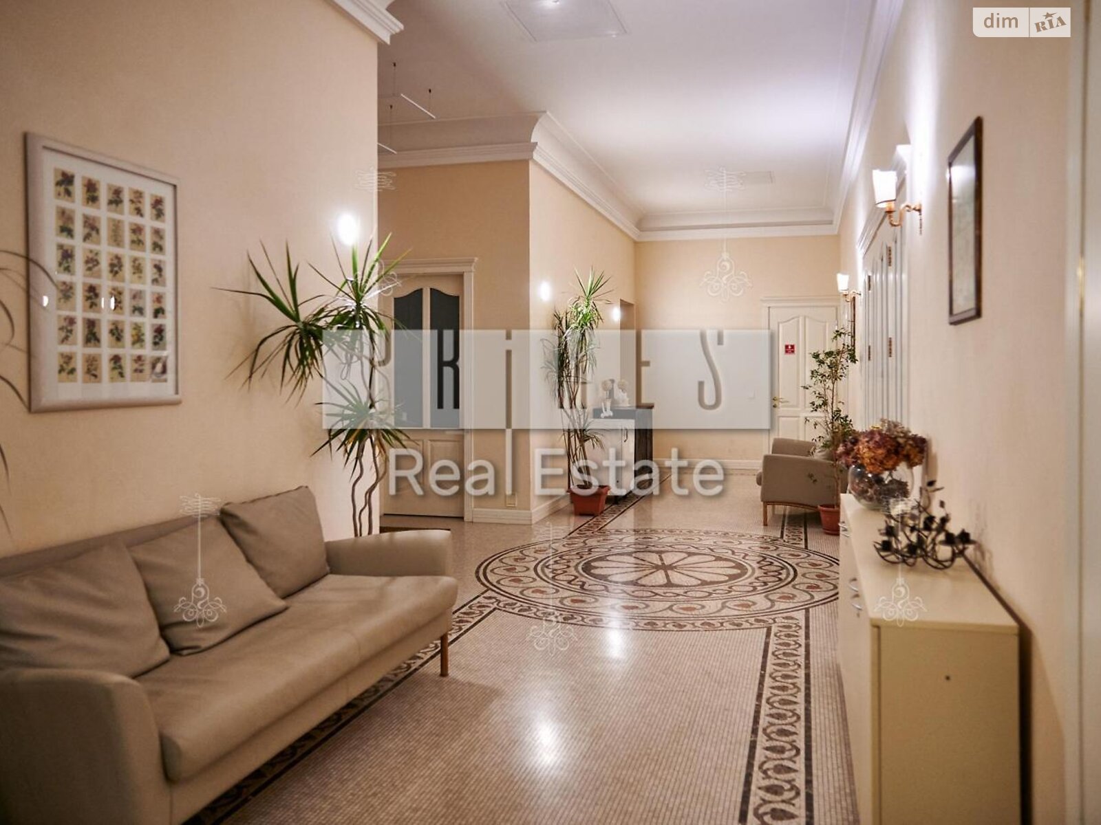 триповерховий будинок з гаражем, 1516 кв. м, цегла. Продаж в Києві, район Оболонський фото 1