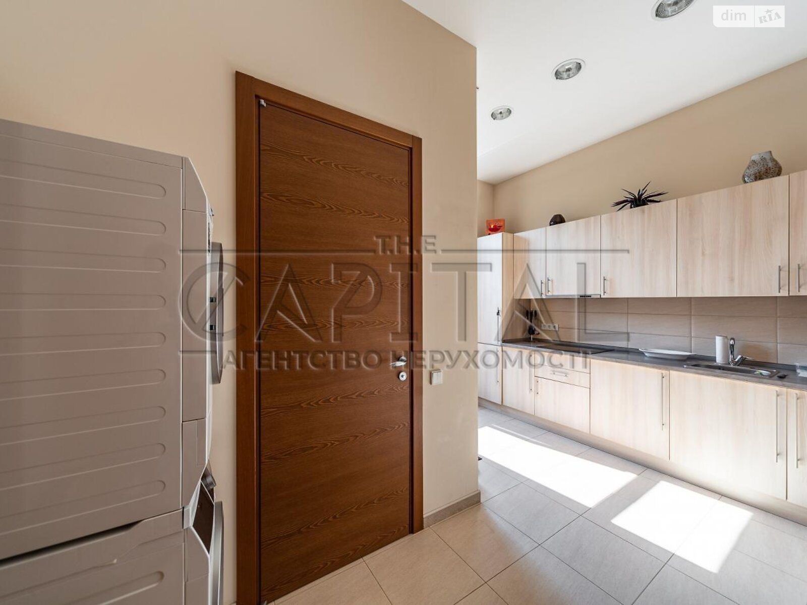 одноэтажный дом с гаражом, 638.2 кв. м, кирпич. Продажа в Киеве район Оболонский фото 1 одноэтажный дом с гаражом, 638.2 кв. м, кирпич. Продажа в Киеве район Оболонский фото 1