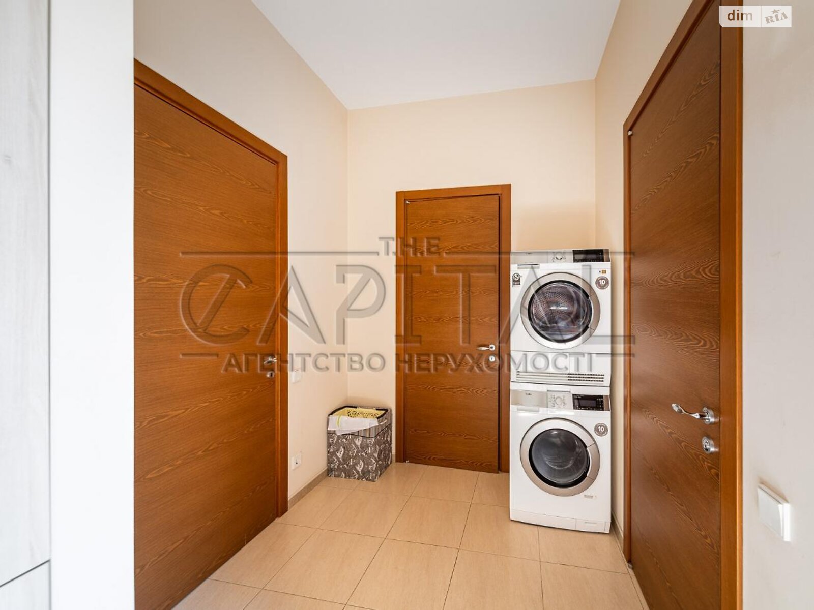 одноэтажный дом с гаражом, 638.2 кв. м, кирпич. Продажа в Киеве район Оболонский фото 1 одноэтажный дом с гаражом, 638.2 кв. м, кирпич. Продажа в Киеве район Оболонский фото 1