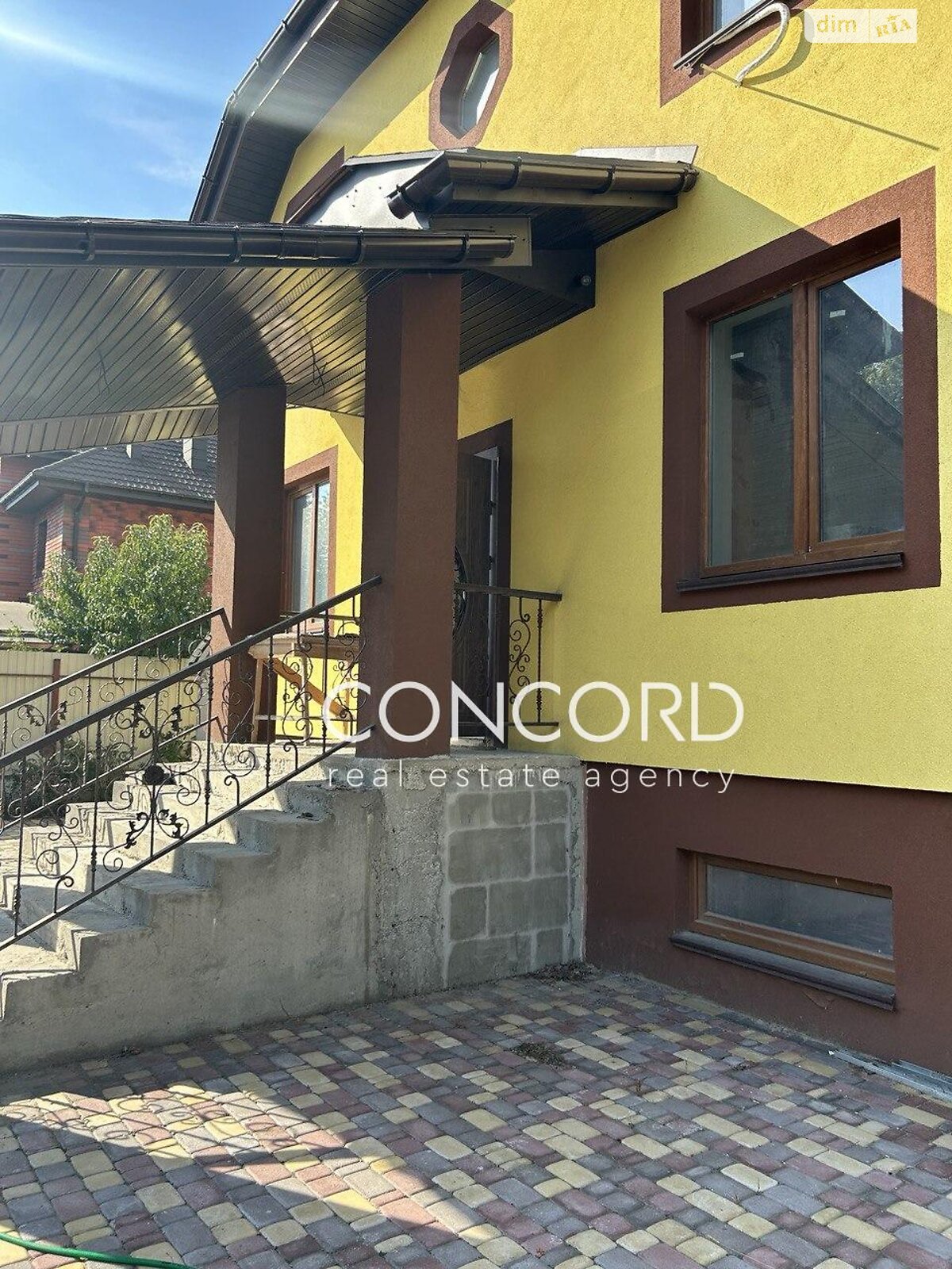 двухэтажный дом с балконом, 286.8 кв. м, кирпич. Продажа в Киеве район Оболонский фото 1 двухэтажный дом с балконом, 286.8 кв. м, кирпич. Продажа в Киеве район Оболонский фото 1