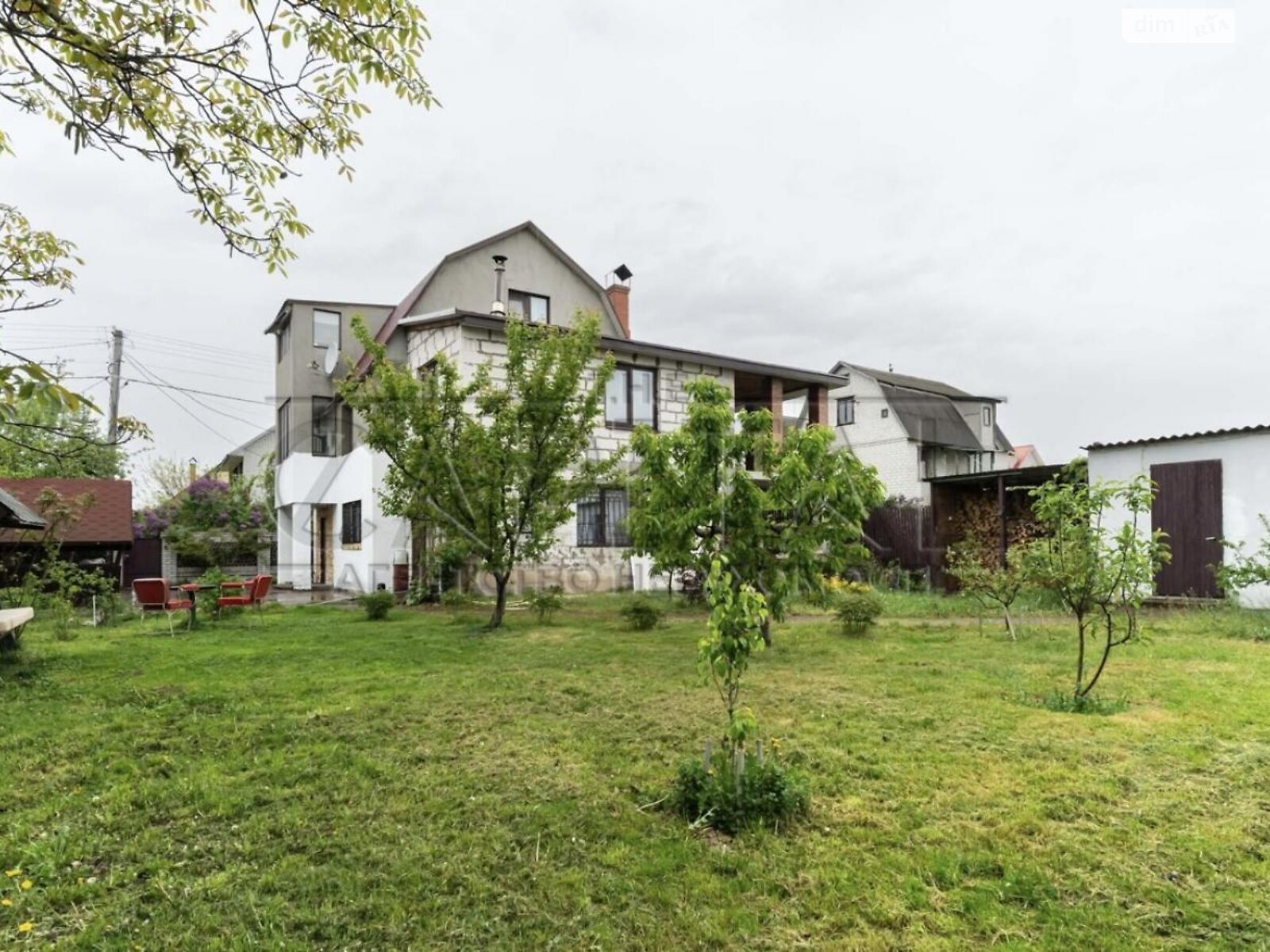 трехэтажный дом с верандой, 210 кв. м, кирпич. Продажа в Киеве район Осокорки фото 1 трехэтажный дом с верандой, 210 кв. м, кирпич. Продажа в Киеве район Осокорки фото 1