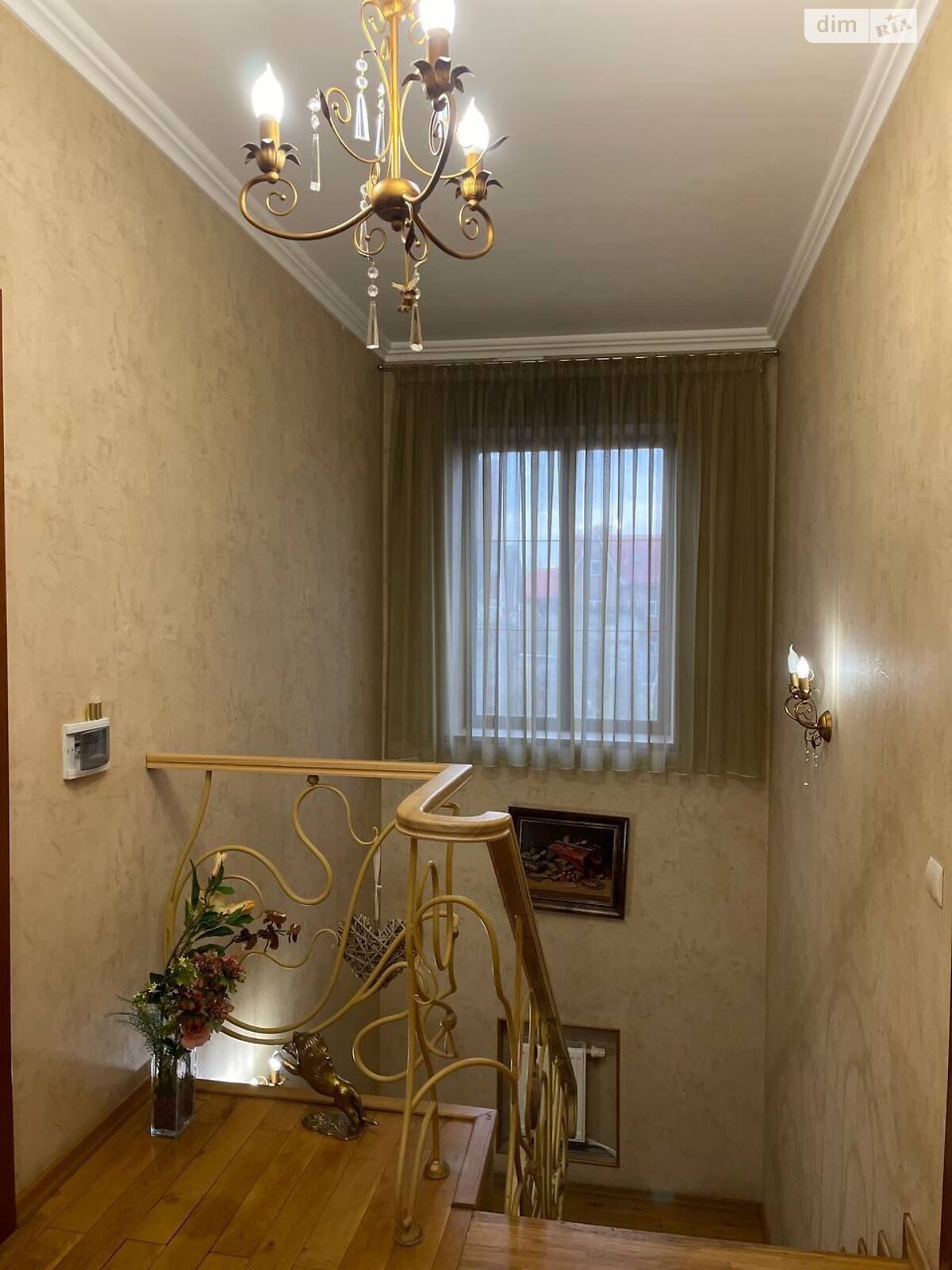 трехэтажный дом с верандой, 299 кв. м, кирпич. Продажа в Киеве район Осокорки фото 1