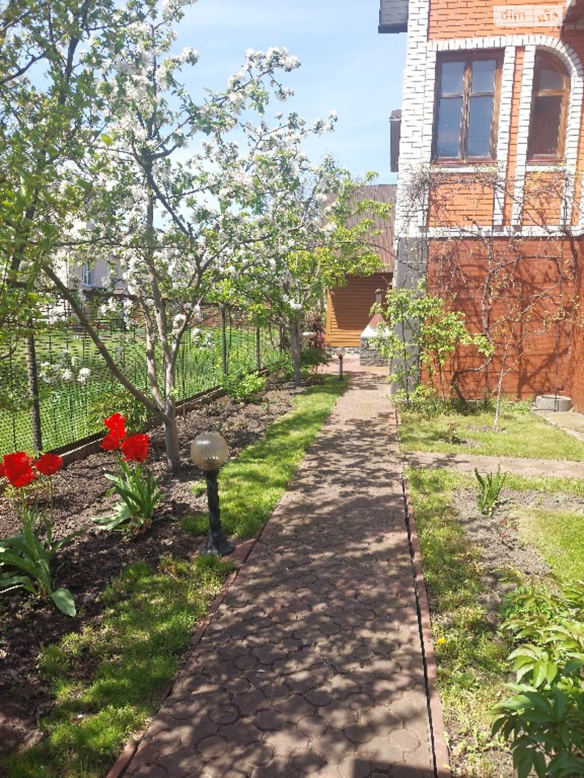трехэтажный дом с верандой, 120 кв. м, кирпич. Продажа в Киеве район Осокорки фото 1 трехэтажный дом с верандой, 120 кв. м, кирпич. Продажа в Киеве район Осокорки фото 1