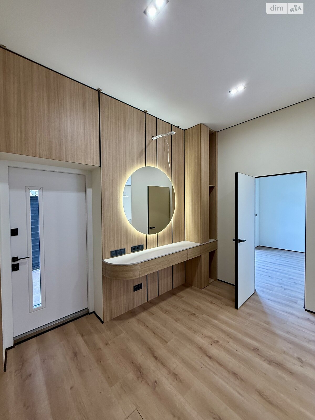 двоповерховий будинок з ремонтом, 130 кв. м, газобетон. Продаж в Києві, район Осокорки фото 1 двоповерховий будинок з ремонтом, 130 кв. м, газобетон. Продаж в Києві, район Осокорки фото 1