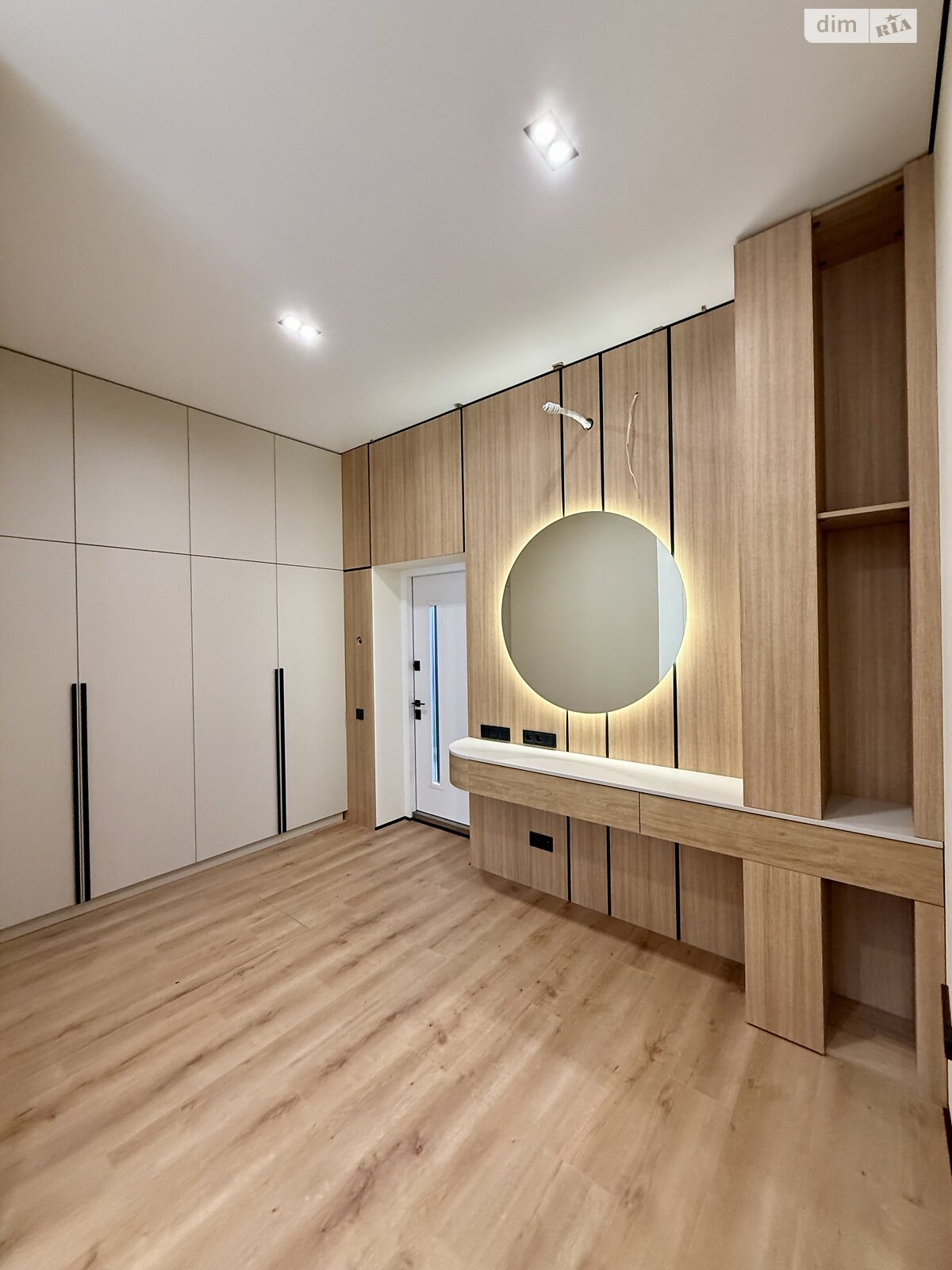 двоповерховий будинок з ремонтом, 130 кв. м, газобетон. Продаж в Києві, район Осокорки фото 1 двоповерховий будинок з ремонтом, 130 кв. м, газобетон. Продаж в Києві, район Осокорки фото 1