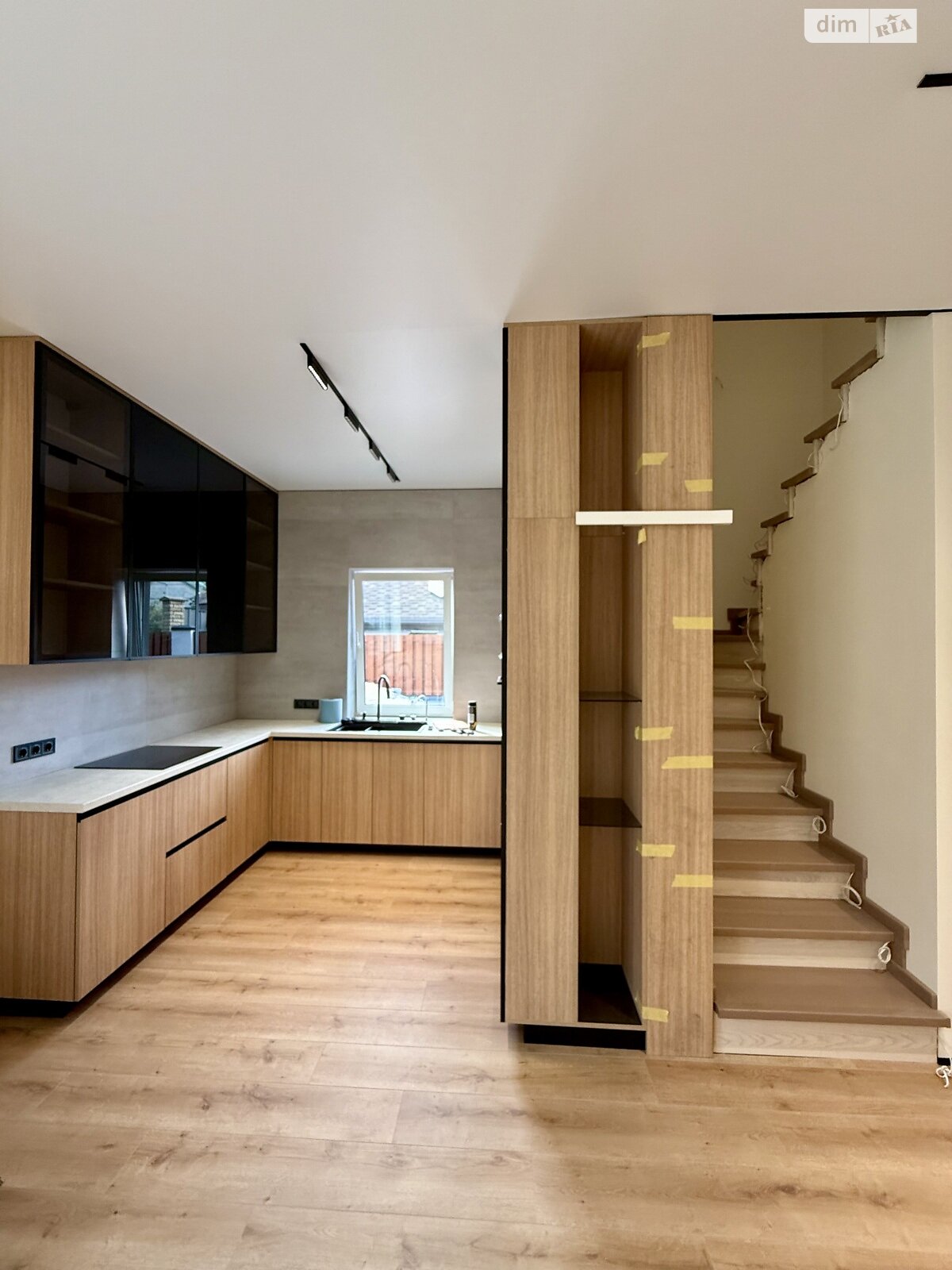 двоповерховий будинок з ремонтом, 130 кв. м, газобетон. Продаж в Києві, район Осокорки фото 1 двоповерховий будинок з ремонтом, 130 кв. м, газобетон. Продаж в Києві, район Осокорки фото 1