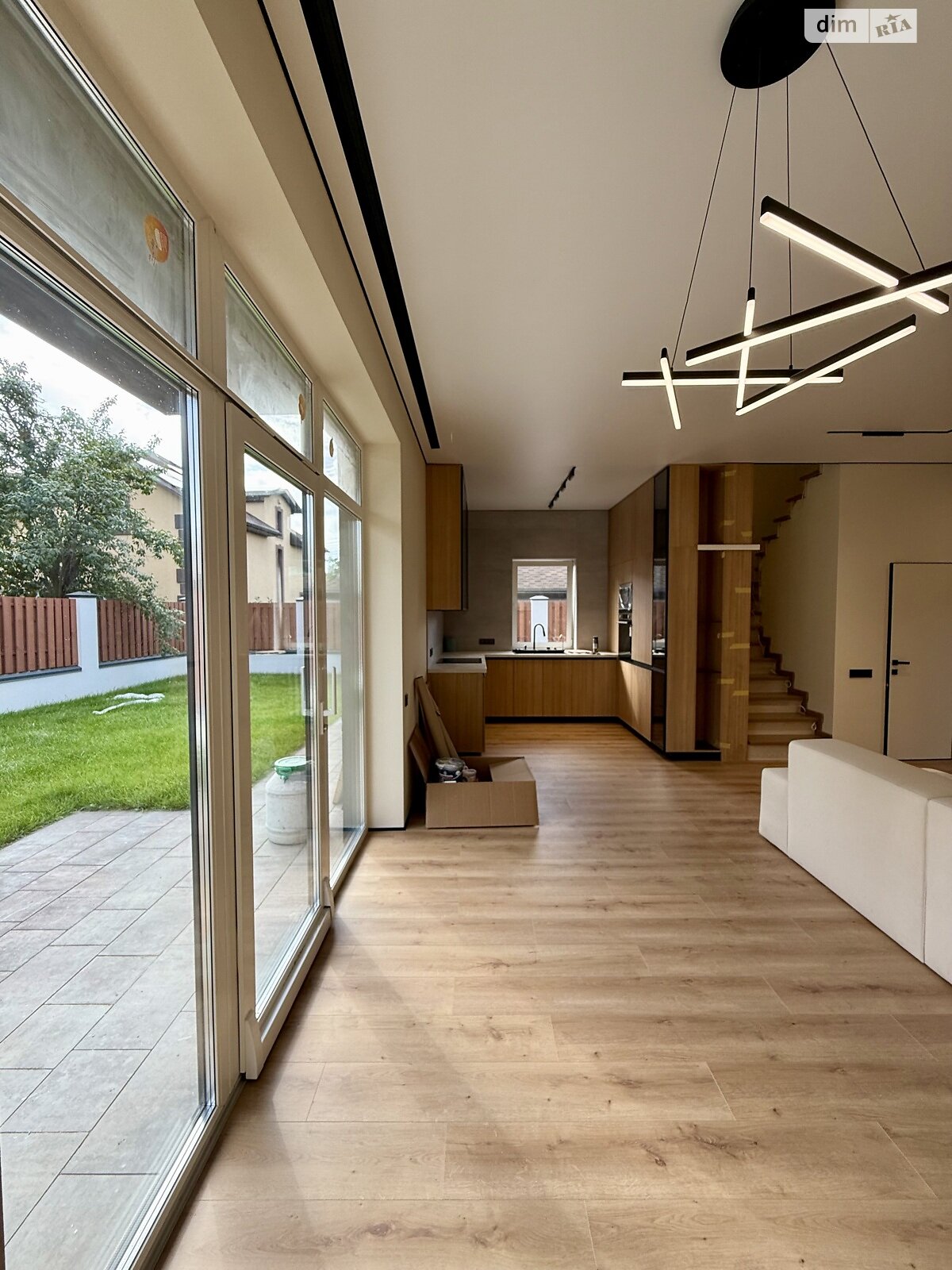 двоповерховий будинок з ремонтом, 130 кв. м, газобетон. Продаж в Києві, район Осокорки фото 1 двоповерховий будинок з ремонтом, 130 кв. м, газобетон. Продаж в Києві, район Осокорки фото 1