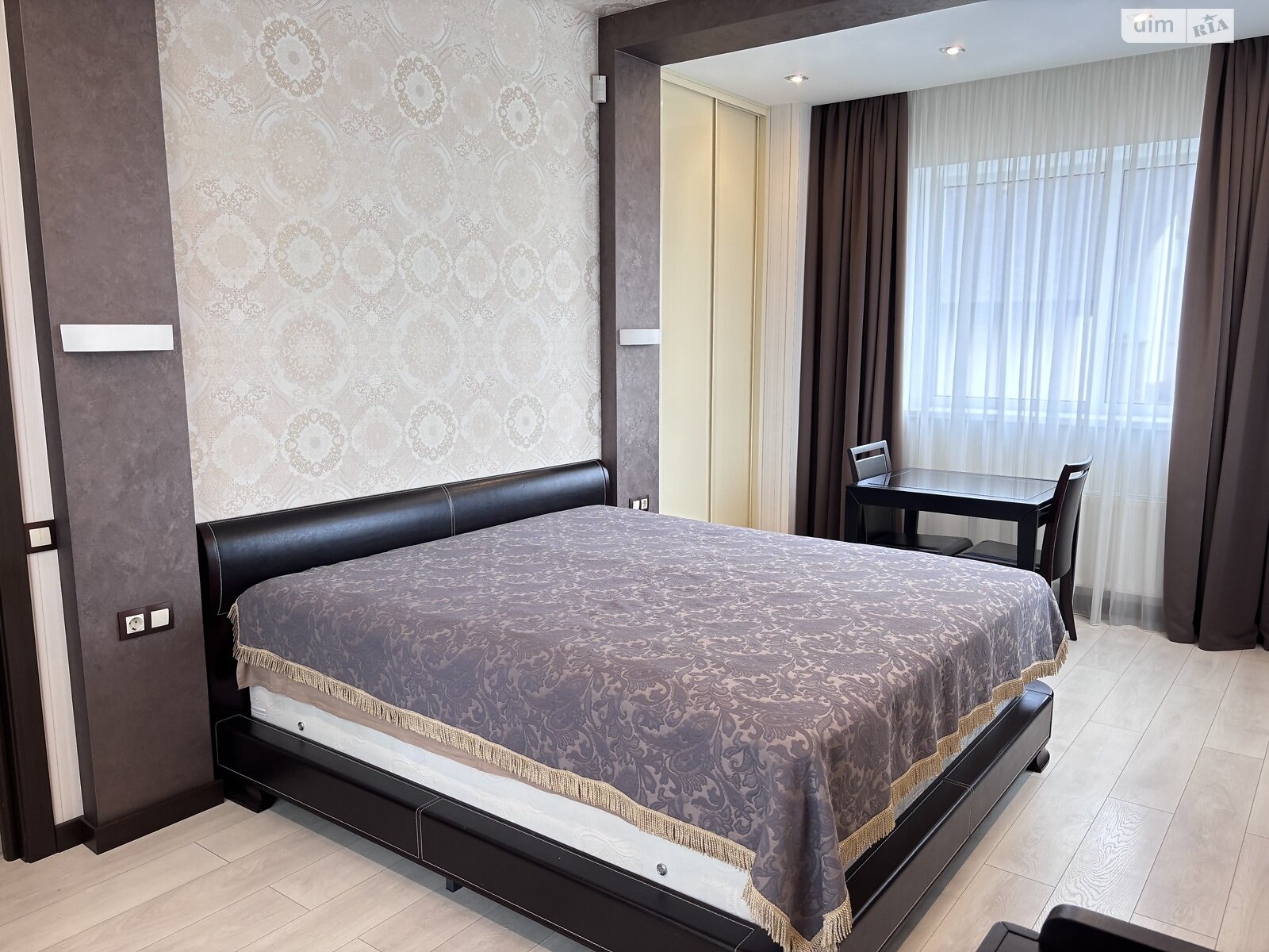 триповерховий будинок з верандою, 528 кв. м, цегла. Продаж в Києві, район Осокорки фото 1 триповерховий будинок з верандою, 528 кв. м, цегла. Продаж в Києві, район Осокорки фото 1