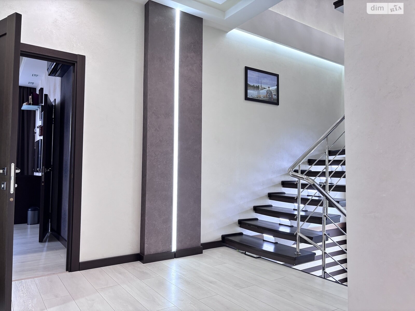 триповерховий будинок з верандою, 528 кв. м, цегла. Продаж в Києві, район Осокорки фото 1 триповерховий будинок з верандою, 528 кв. м, цегла. Продаж в Києві, район Осокорки фото 1