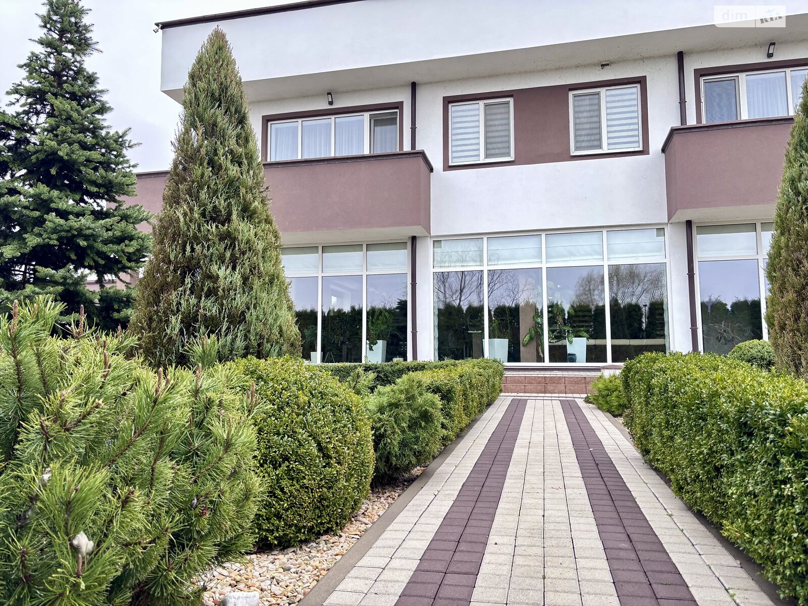 триповерховий будинок з верандою, 528 кв. м, цегла. Продаж в Києві, район Осокорки фото 1 триповерховий будинок з верандою, 528 кв. м, цегла. Продаж в Києві, район Осокорки фото 1