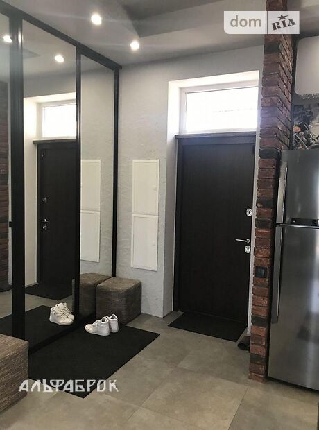 триповерховий будинок з ремонтом, 150 кв. м, газобетон. Продаж в Києві, район Осокорки фото 1 триповерховий будинок з ремонтом, 150 кв. м, газобетон. Продаж в Києві, район Осокорки фото 1