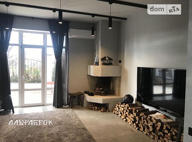 триповерховий будинок з ремонтом, 150 кв. м, газобетон. Продаж в Києві, район Осокорки фото 1 триповерховий будинок з ремонтом, 150 кв. м, газобетон. Продаж в Києві, район Осокорки фото 1