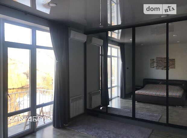 триповерховий будинок з ремонтом, 150 кв. м, газобетон. Продаж в Києві, район Осокорки фото 1 триповерховий будинок з ремонтом, 150 кв. м, газобетон. Продаж в Києві, район Осокорки фото 1