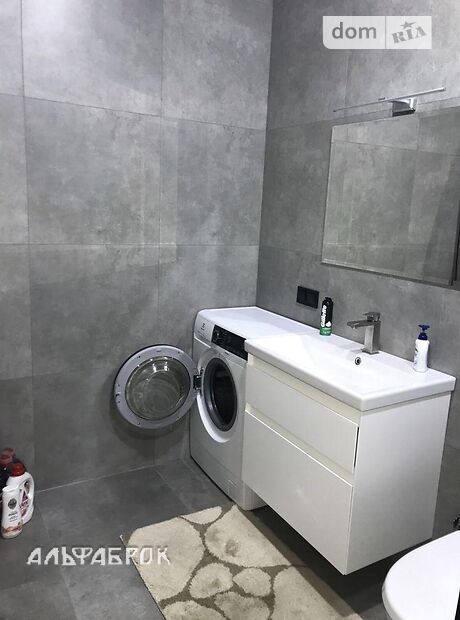 триповерховий будинок з ремонтом, 150 кв. м, газобетон. Продаж в Києві, район Осокорки фото 1 триповерховий будинок з ремонтом, 150 кв. м, газобетон. Продаж в Києві, район Осокорки фото 1