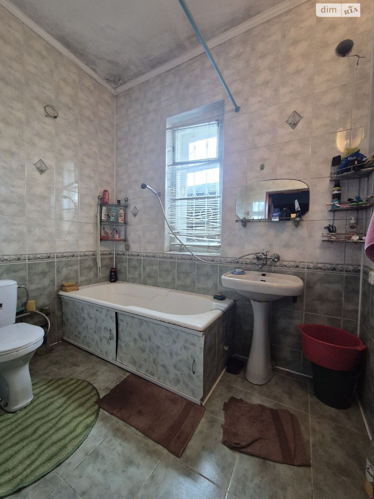 трехэтажный дом, 200 кв. м, ракушечник (ракушняк). Продажа в Киеве район Осокорки фото 1 трехэтажный дом, 200 кв. м, ракушечник (ракушняк). Продажа в Киеве район Осокорки фото 1