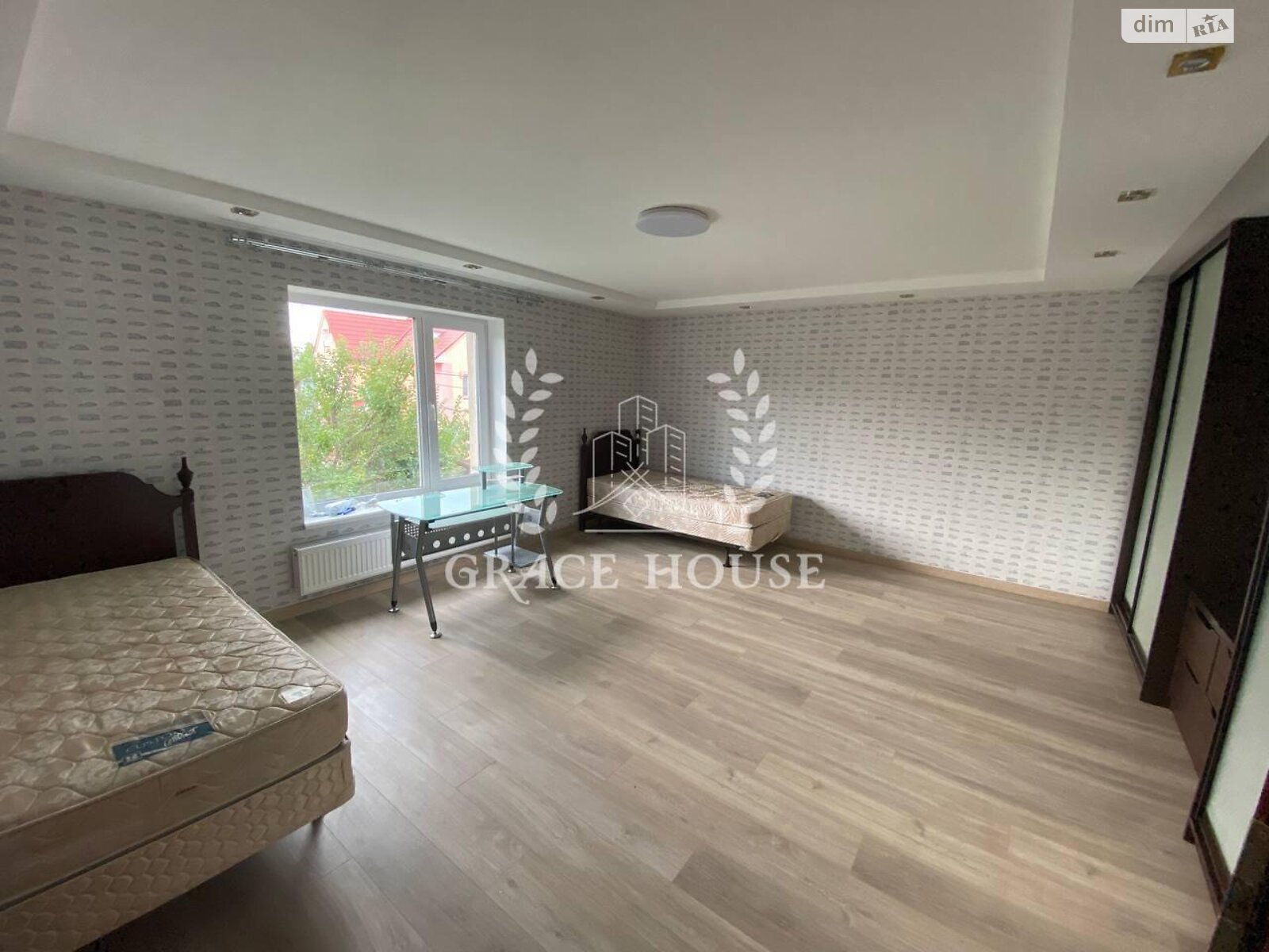 трехэтажный дом с мебелью, 272.5 кв. м, кирпич. Продажа в Киеве район Осокорки фото 1 трехэтажный дом с мебелью, 272.5 кв. м, кирпич. Продажа в Киеве район Осокорки фото 1
