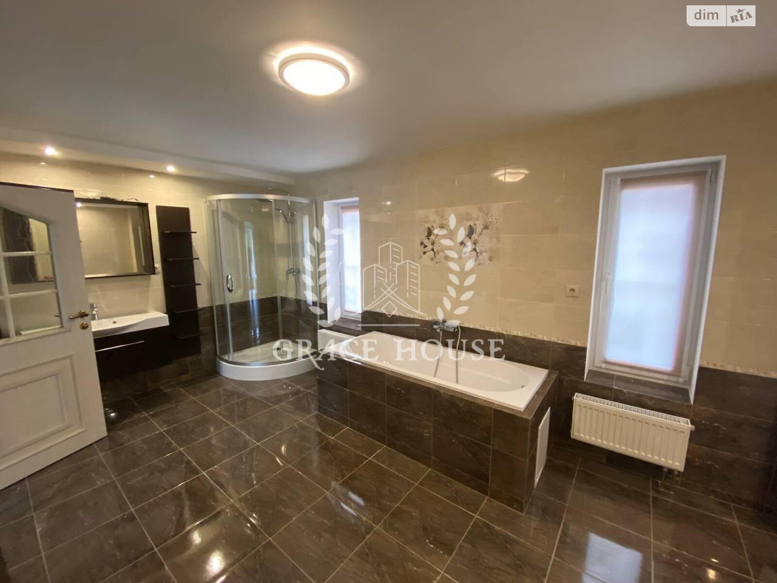 трехэтажный дом с мебелью, 272.5 кв. м, кирпич. Продажа в Киеве район Осокорки фото 1 трехэтажный дом с мебелью, 272.5 кв. м, кирпич. Продажа в Киеве район Осокорки фото 1