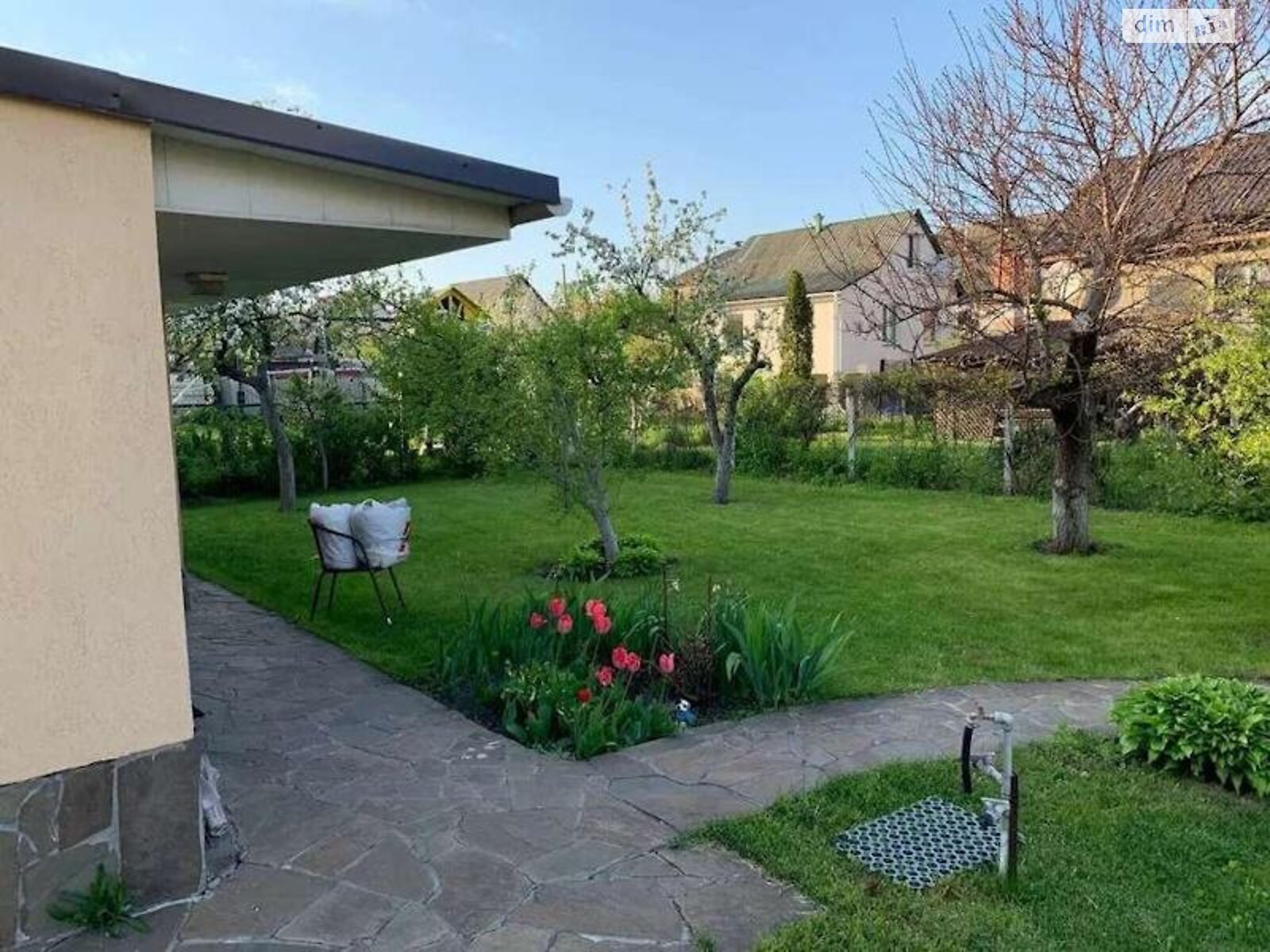 DIM.RIA Продам будинок в районі Осокорки (Київ), вулиця Вишнева 24