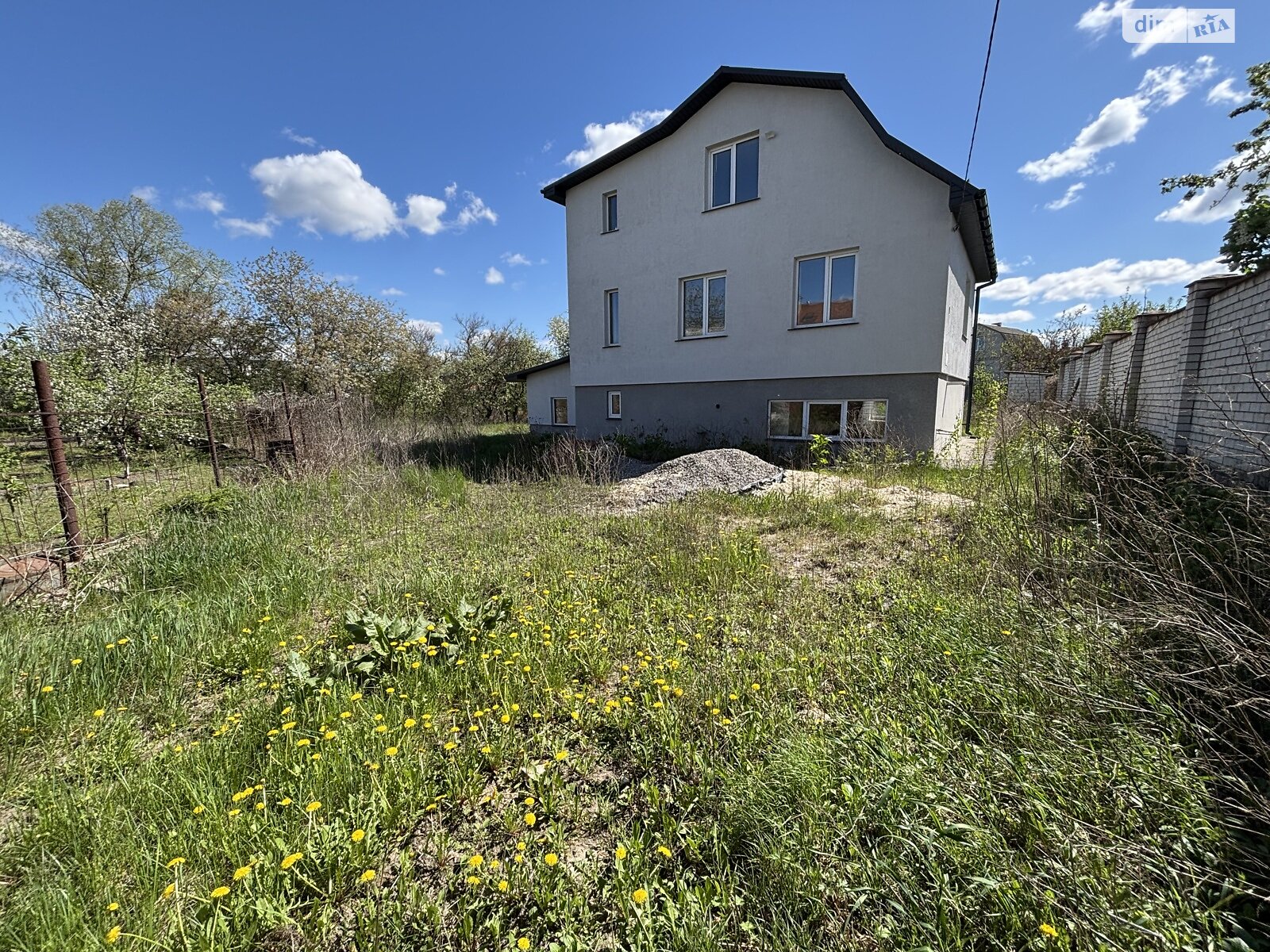 трехэтажный дом, 133 кв. м, кирпич. Продажа в Киеве район Осокорки фото 1 трехэтажный дом, 133 кв. м, кирпич. Продажа в Киеве район Осокорки фото 1