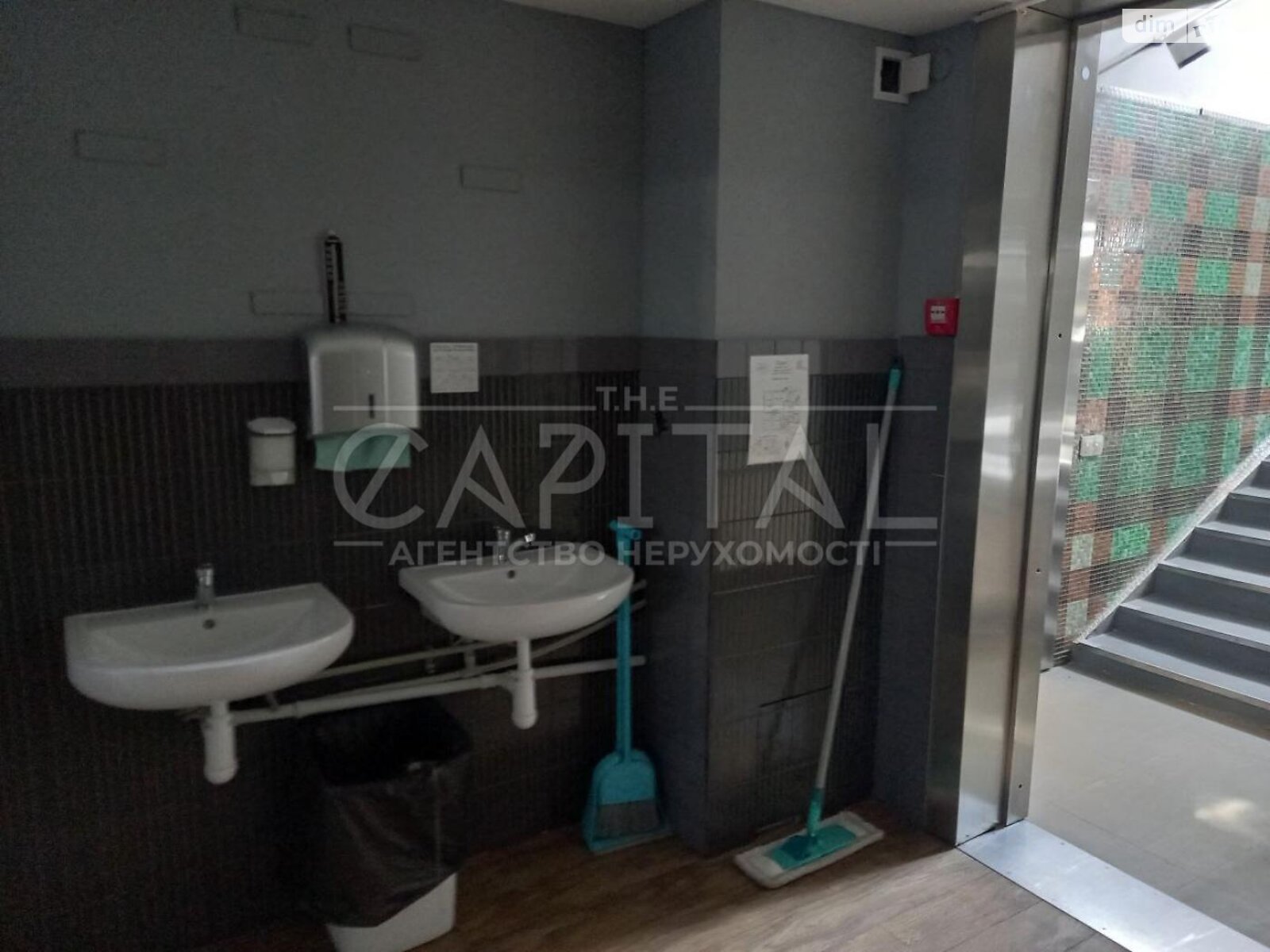 трехэтажный дом, 601.3 кв. м, кирпич. Продажа в Киеве район Осокорки фото 1 трехэтажный дом, 601.3 кв. м, кирпич. Продажа в Киеве район Осокорки фото 1