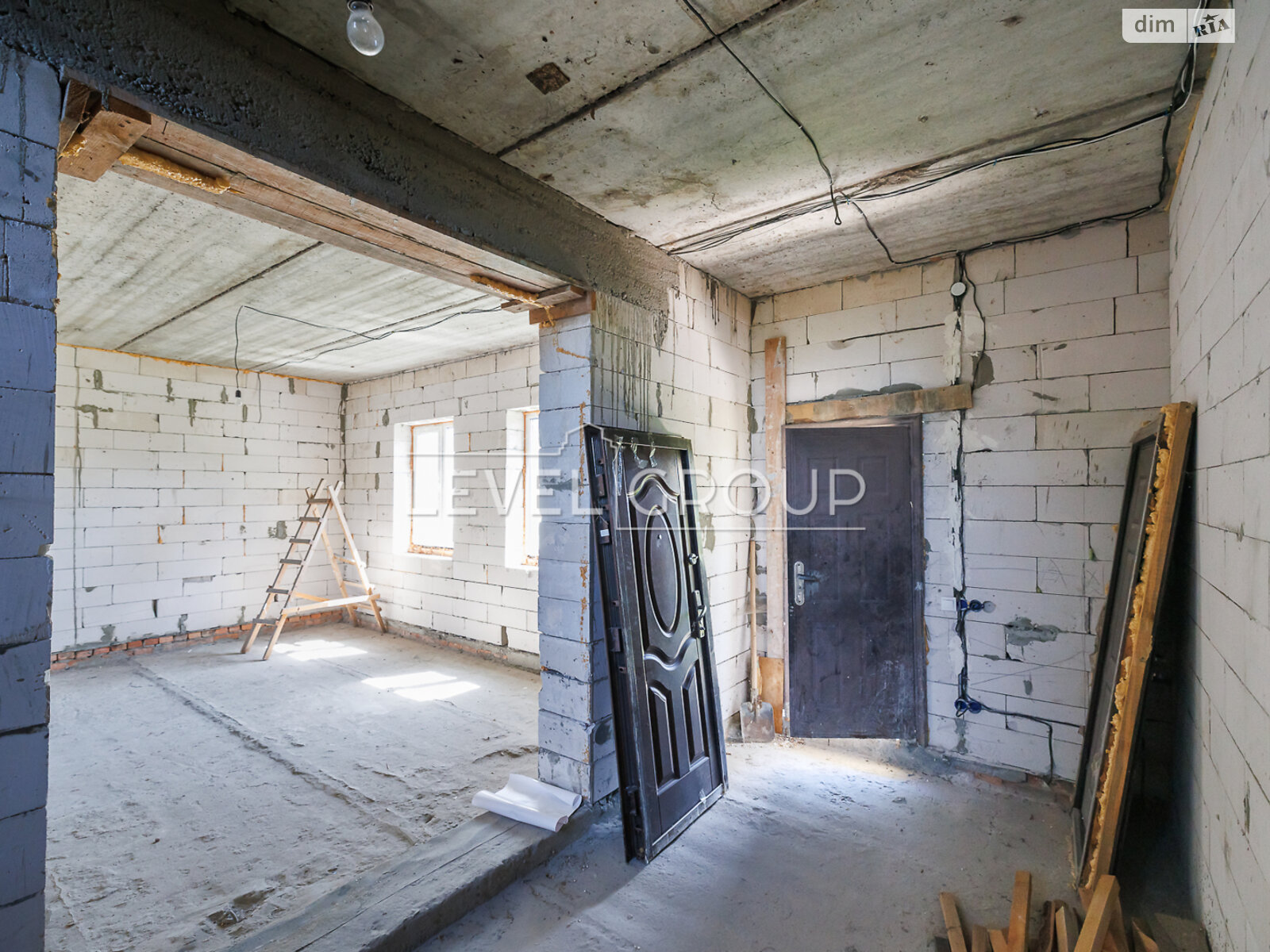 двоповерховий будинок з балконом, 205 кв. м, газобетон. Продаж в Києві, район Осокорки фото 1 двоповерховий будинок з балконом, 205 кв. м, газобетон. Продаж в Києві, район Осокорки фото 1