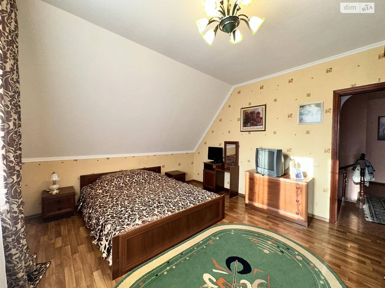двухэтажный дом с ремонтом, 240 кв. м, кирпич. Продажа в Киеве район Осокорки фото 1 двухэтажный дом с ремонтом, 240 кв. м, кирпич. Продажа в Киеве район Осокорки фото 1