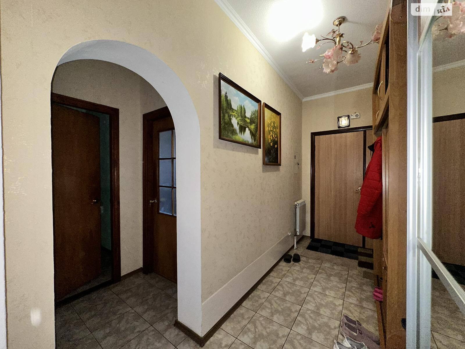 двухэтажный дом с ремонтом, 240 кв. м, кирпич. Продажа в Киеве район Осокорки фото 1 двухэтажный дом с ремонтом, 240 кв. м, кирпич. Продажа в Киеве район Осокорки фото 1