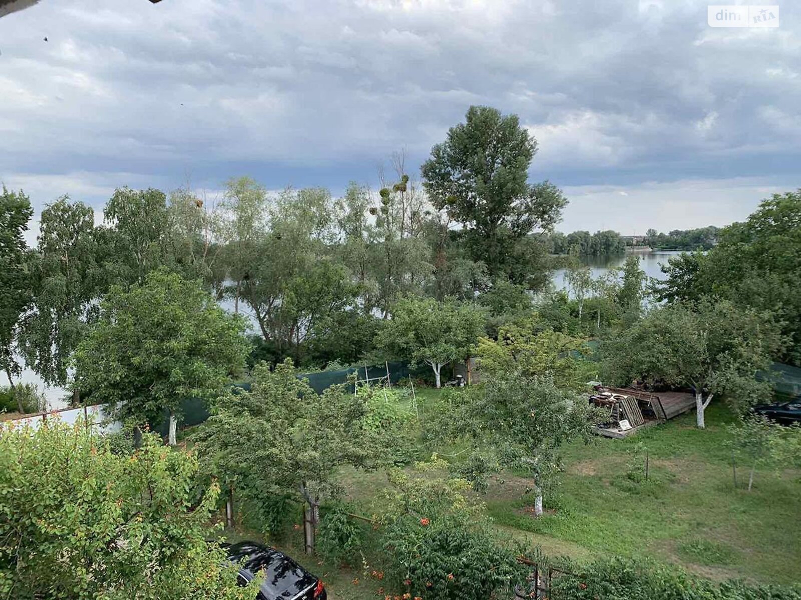 трехэтажный дом, 325 кв. м, кирпич. Продажа в Киеве район Осокорки фото 1 трехэтажный дом, 325 кв. м, кирпич. Продажа в Киеве район Осокорки фото 1