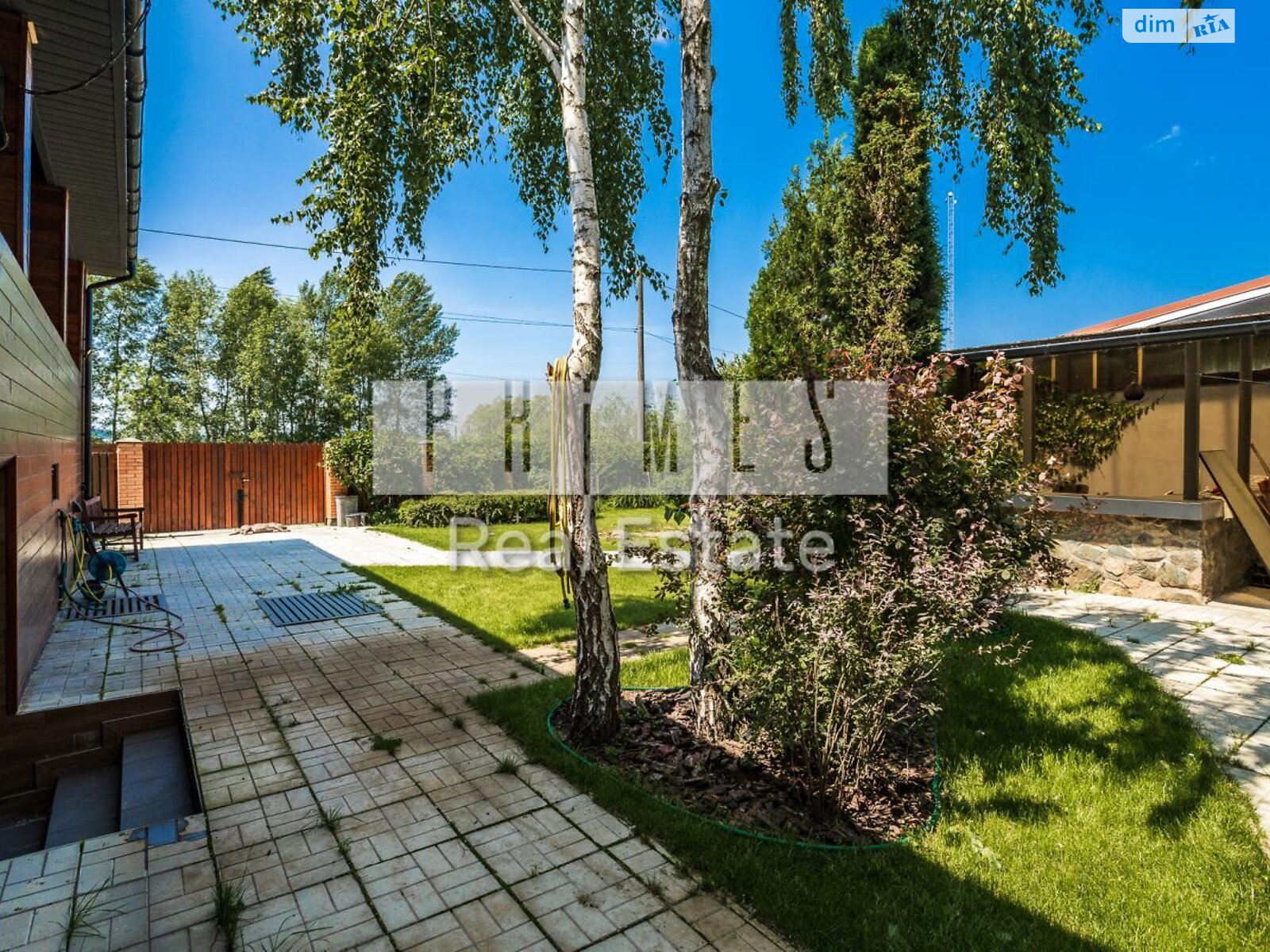 двухэтажный дом с балконом, 300 кв. м, кирпич. Продажа в Киеве район Осокорки фото 1 двухэтажный дом с балконом, 300 кв. м, кирпич. Продажа в Киеве район Осокорки фото 1