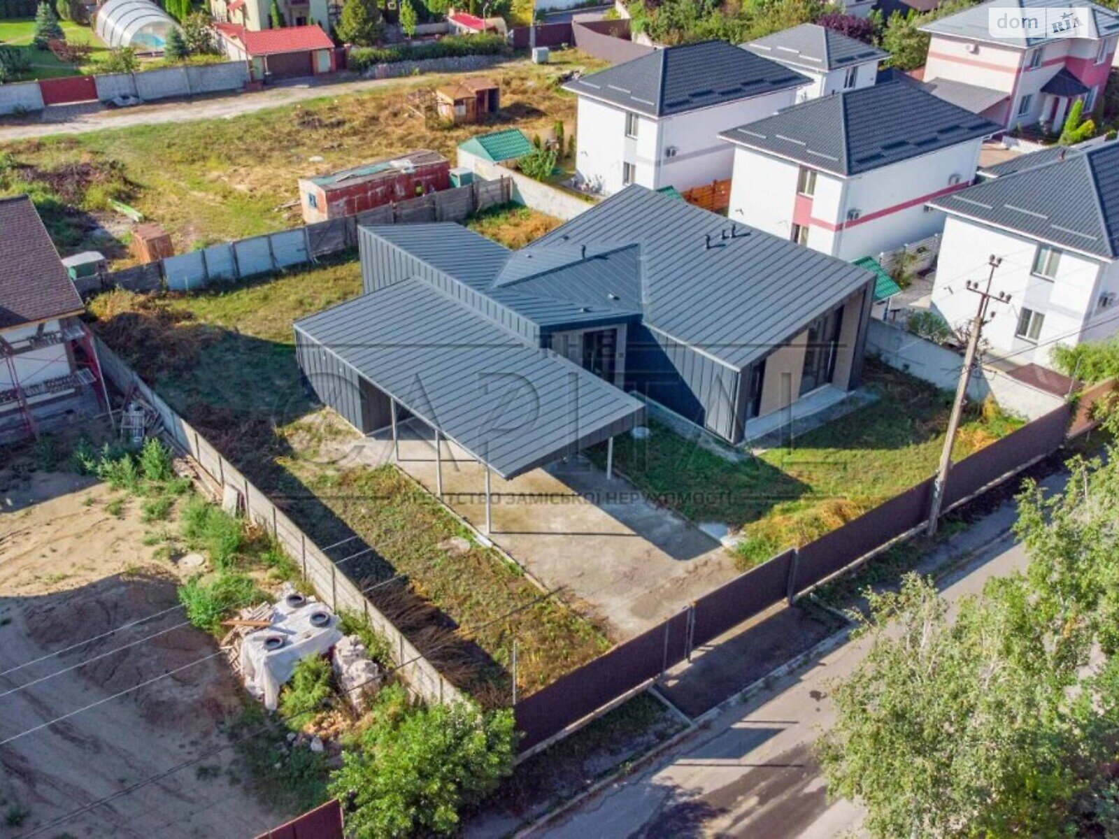 одноэтажный дом, 210 кв. м, кирпич. Продажа в Киеве район Осокорки фото 1 одноэтажный дом, 210 кв. м, кирпич. Продажа в Киеве район Осокорки фото 1