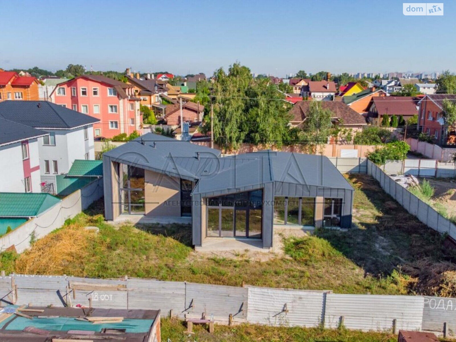 одноэтажный дом, 210 кв. м, кирпич. Продажа в Киеве район Осокорки фото 1 одноэтажный дом, 210 кв. м, кирпич. Продажа в Киеве район Осокорки фото 1