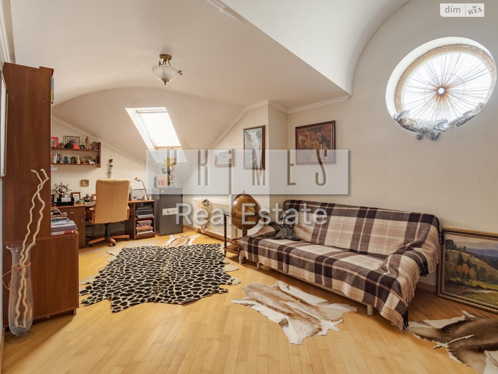 чотириповерховий будинок з гаражем, 455 кв. м, цегла. Продаж в Києві, район Осокорки фото 1 чотириповерховий будинок з гаражем, 455 кв. м, цегла. Продаж в Києві, район Осокорки фото 1