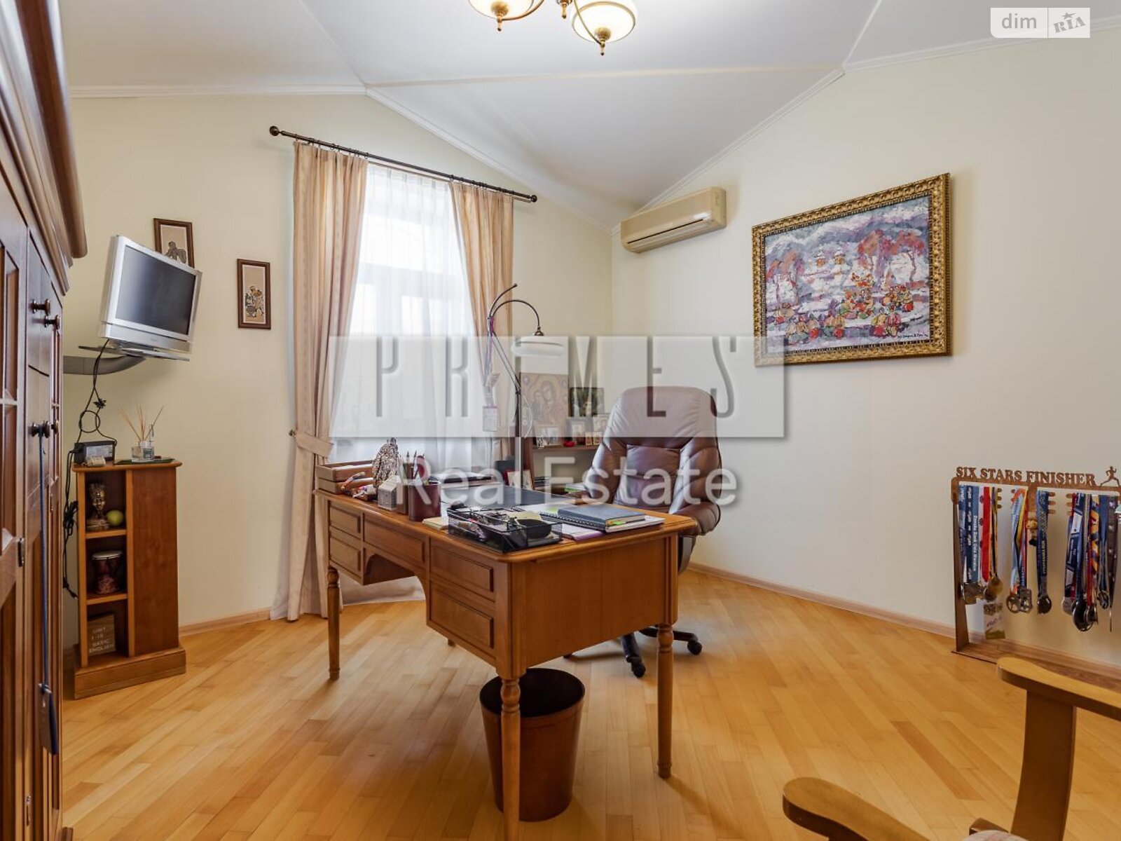 чотириповерховий будинок з гаражем, 455 кв. м, цегла. Продаж в Києві, район Осокорки фото 1 чотириповерховий будинок з гаражем, 455 кв. м, цегла. Продаж в Києві, район Осокорки фото 1