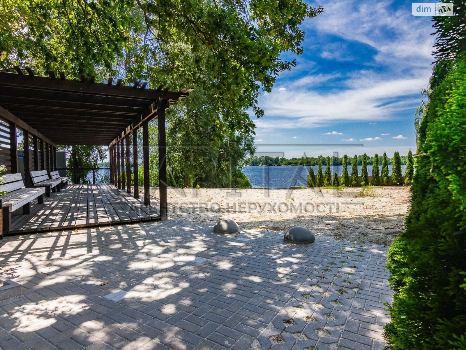 двухэтажный дом с верандой, 215 кв. м, кирпич. Продажа в Киеве район Осокорки фото 1 двухэтажный дом с верандой, 215 кв. м, кирпич. Продажа в Киеве район Осокорки фото 1