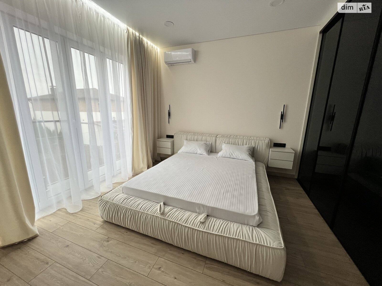 двухэтажный дом с верандой, 145 кв. м, кирпич. Продажа в Киеве район Осокорки фото 1 двухэтажный дом с верандой, 145 кв. м, кирпич. Продажа в Киеве район Осокорки фото 1