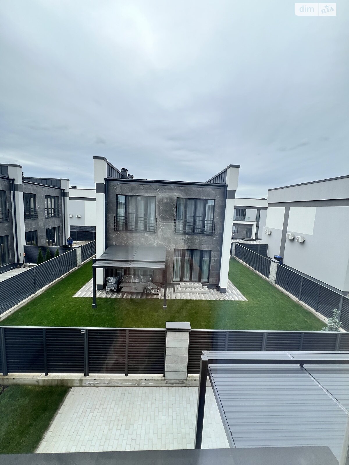 двухэтажный дом с верандой, 145 кв. м, кирпич. Продажа в Киеве район Осокорки фото 1 двухэтажный дом с верандой, 145 кв. м, кирпич. Продажа в Киеве район Осокорки фото 1